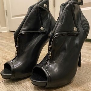 Alexander McQueen Faithful Zip Ankle Boots